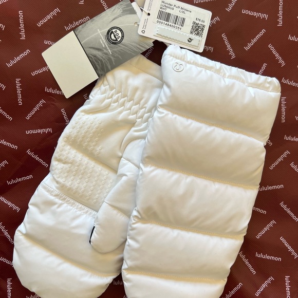 lululemon athletica Accessories - NWT lululemon Wunder Puff Mittens In White - Size L/XL